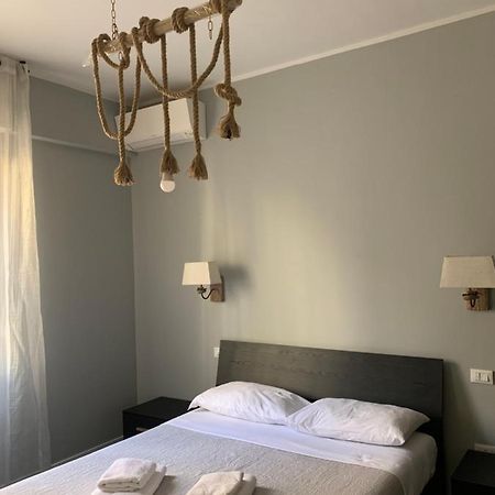 Ugo Lenzi 6 Apartments Bologna Esterno foto