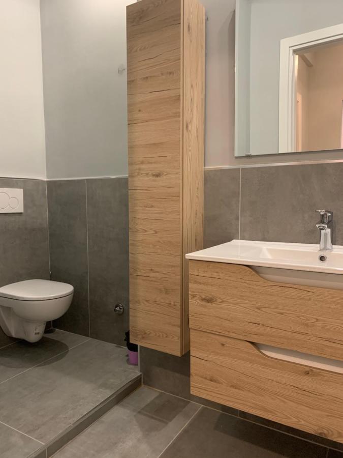 Ugo Lenzi 6 Apartments Bologna Esterno foto