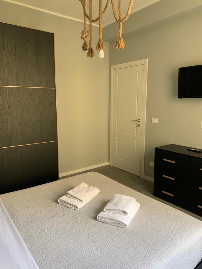 Ugo Lenzi 6 Apartments Bologna Esterno foto