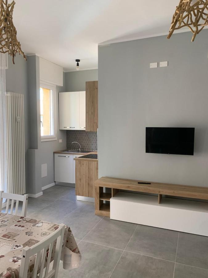 Ugo Lenzi 6 Apartments Bologna Esterno foto