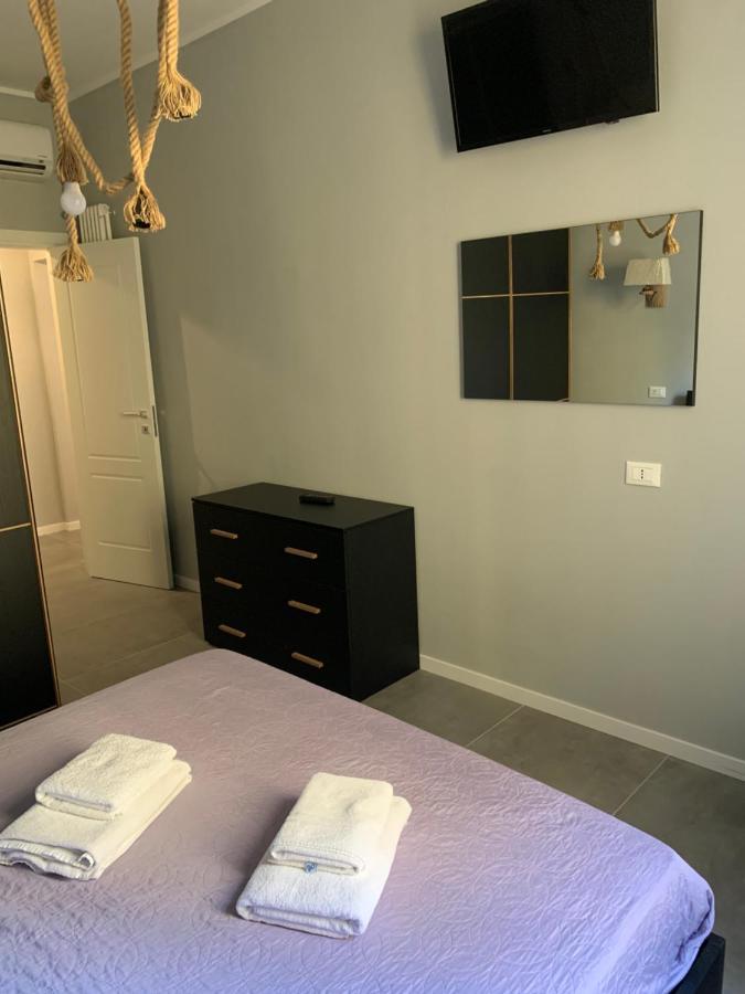 Ugo Lenzi 6 Apartments Bologna Esterno foto